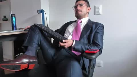 Snapshot of pablo_rincon95 chatting on February 11, 1:41 pm pablo rincon95 online show from February 11, 1:41 pm