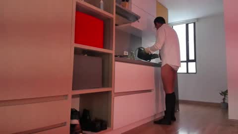 Snapshot of pablo_rincon95 chatting on February 14, 2:12 pm pablo rincon95 online show from February 14, 2:12 pm