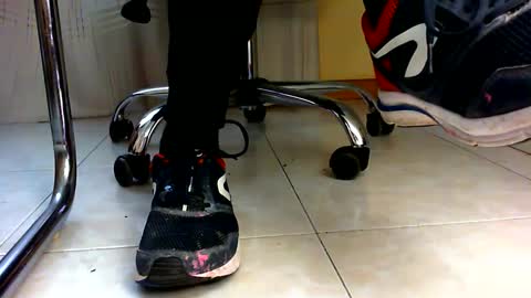 Snapshot of pablomenesssl chatting on January 1, 11:38 am Pablo Meness online show from January 1, 11:38 am