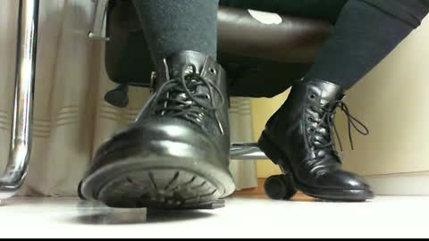 Snapshot of pablomenesssl chatting on January 7, 10:52 pm Pablo Meness online show from January 7, 10:52 pm