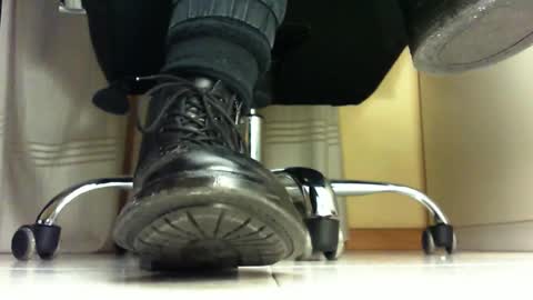 Snapshot of pablomenesssl chatting on January 20, 12:46 am Pablo Meness online show from January 20, 12:46 am