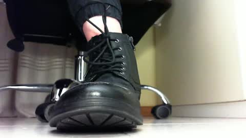 Snapshot of pablomenesssl chatting on February 9, 9:17 pm Pablo Meness online show from February 9, 9:17 pm