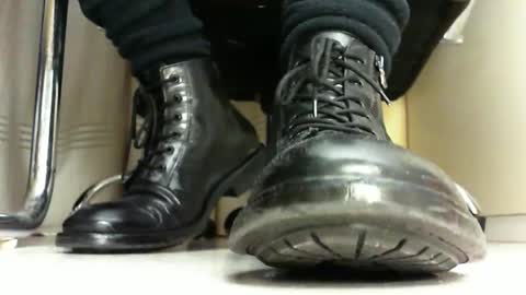 Snapshot of pablomenesssl chatting on February 17, 8:58 pm Pablo Meness online show from February 17, 8:58 pm