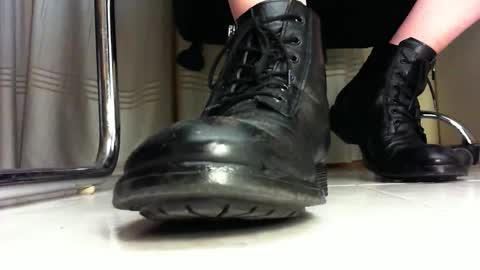 Snapshot of pablomenesssl chatting on March 1, 10:31 pm Pablo Meness online show from March 1, 10:31 pm