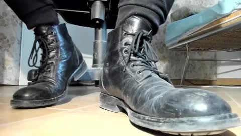 Snapshot of pablomenesssl chatting on November 9, 2:48 pm Pablo Meness online show from November 9, 2:48 pm