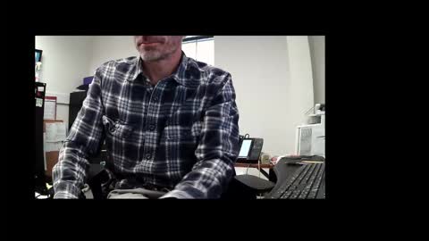 Snapshot of paddleme100 chatting on November 24, 5:23 pm Paddle me online show from November 24, 5:23 pm