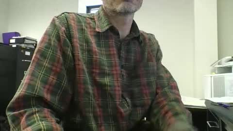 Snapshot of paddleme100 chatting on December 17, 6:36 pm Paddle me online show from December 17, 6:36 pm