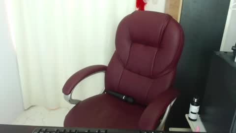 paiper online show from June 4, 5:52 pm