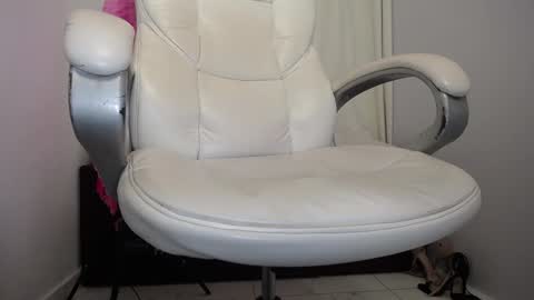 paiperhalliwey online show from February 7, 5:52 am