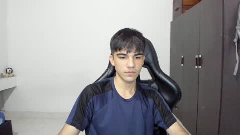 Snapshot of pakun_ chatting on December 1, 11:04 pm pakun_ online show from December 1, 11:04 pm