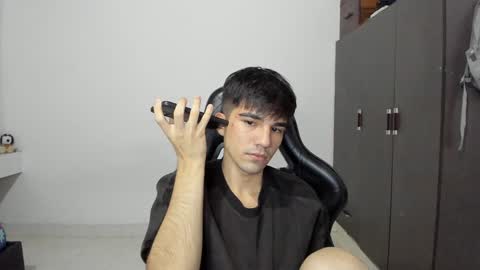 Snapshot of pakun_ chatting on December 7, 12:30 am pakun_ online show from December 7, 12:30 am