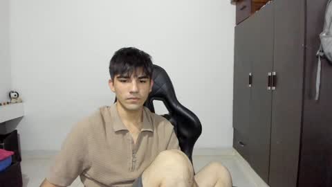 Snapshot of pakun_ chatting on December 17, 12:01 am pakun_ online show from December 17, 12:01 am