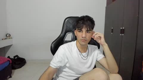 Snapshot of pakun_ chatting on December 20, 1:36 am pakun_ online show from December 20, 1:36 am