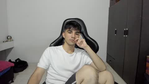 Snapshot of pakun_ chatting on December 22, 1:12 am pakun_ online show from December 22, 1:12 am