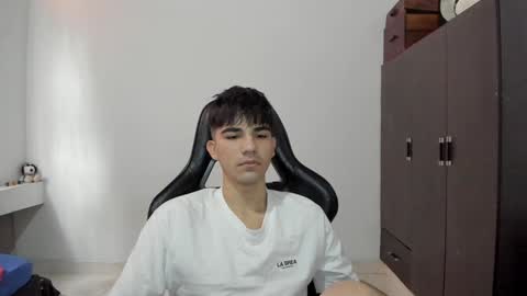 Snapshot of pakun_ chatting on December 23, 3:12 pm pakun_ online show from December 23, 3:12 pm