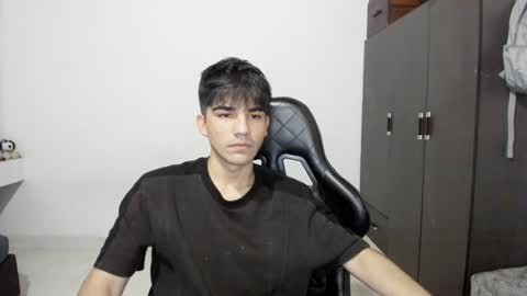 Snapshot of pakun_ chatting on January 2, 10:55 pm pakun_ online show from January 2, 10:55 pm