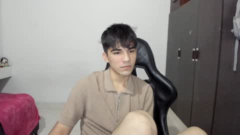 Snapshot of pakun_ chatting on January 5, 1:03 am pakun_ online show from January 5, 1:03 am