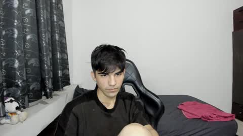 Snapshot of pakun_ chatting on January 11, 12:33 am pakun_ online show from January 11, 12:33 am