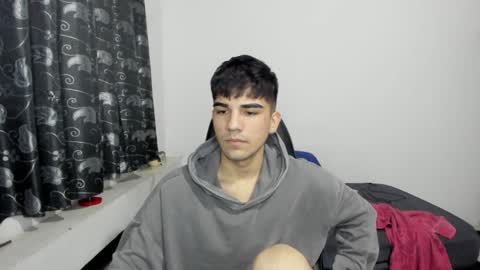 Snapshot of pakun_ chatting on February 6, 11:15 pm pakun_ online show from February 6, 11:15 pm