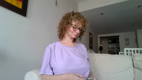 Snapshot of palaustudio chatting on October 18, 8:59 am Merce online show from October 18, 8:59 am