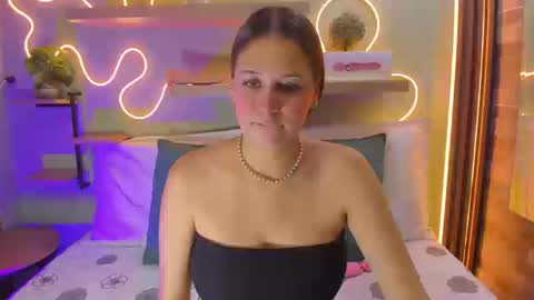 P A L M E R  online show from September 9, 2:16 pm