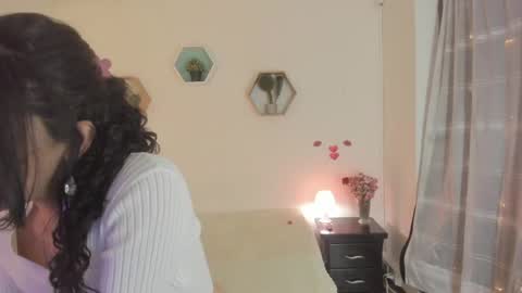 Paloma  online show from April 17, 9:29 pm