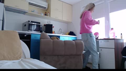 Snapshot of pam_fans chatting on December 9, 8:00 am BABE online show from December 9, 8:00 am