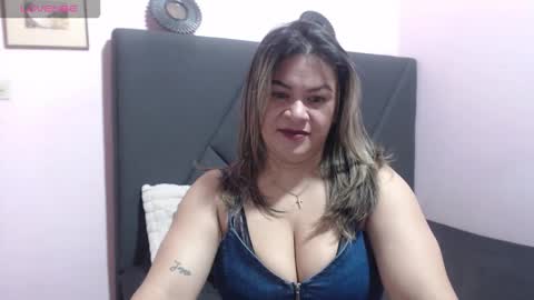pamela_echeverria online show from November 14, 10:25 am