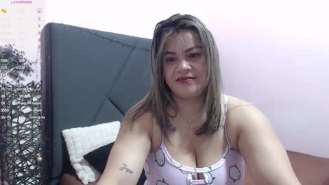 pamela_echeverria online show from January 14, 11:16 am