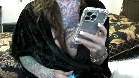 PAMELA GUNNS online show from February 19, 7:59 pm