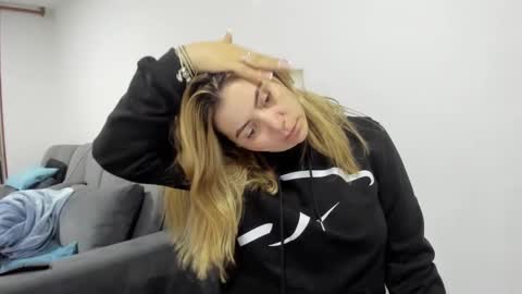 Snapshot of pamelaquenn_2 chatting on September 30, 2:16 am PAMELA QUEEN online show from September 30, 2:16 am