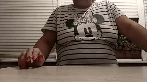 Snapshot of pamid215 chatting on November 2, 5:37 pm angel hris online show from November 2, 5:37 pm