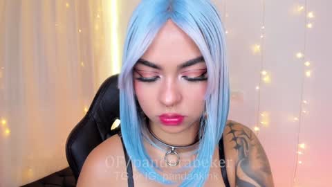 Snapshot of pandorabeker chatting on December 12, 11:03 pm    online show from December 12, 11:03 pm