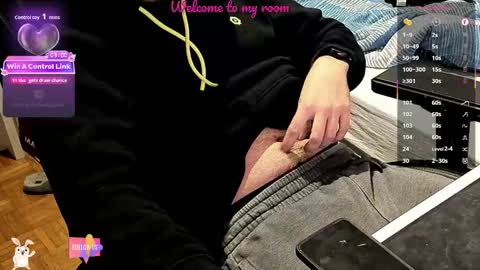 pandouxe online show from January 6, 7:50 pm