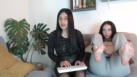 pantyhose_xxx_ online show from February 13, 6:48 pm