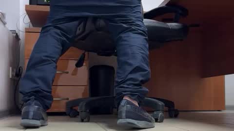 Snapshot of pantyhoselover8den chatting on September 9, 6:24 am Pantyhose Lover online show from September 9, 6:24 am