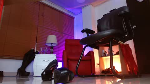 Snapshot of paola_xxt chatting on November 13, 10:36 am PAOLA online show from November 13, 10:36 am