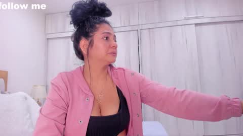 Paola  online show from February 1, 6:51 pm