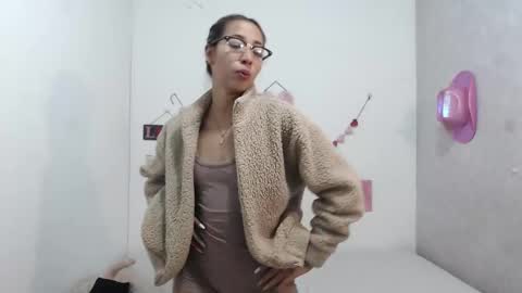 Paola online show from February 12, 6:09 pm