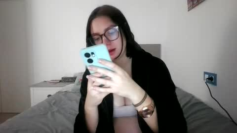 Paola Hard online show from December 5, 9:00 pm