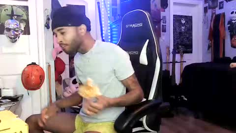 Snapshot of papian0 chatting on September 21, 11:17 pm papian0 online show from September 21, 11:17 pm