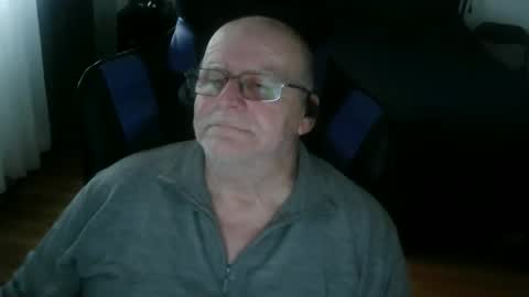 papilly online show from March 30, 9:16 pm