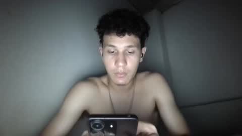 Snapshot of papiniko00 chatting on November 3, 11:48 pm nicolas online show from November 3, 11:48 pm