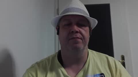 Snapshot of para3214 chatting on November 17, 3:29 pm para3214 online show from November 17, 3:29 pm