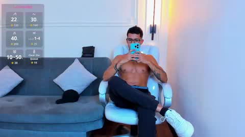 Snapshot of paradise_boy_s chatting on November 4, 9:58 pm Ryan And Casper online show from November 4, 9:58 pm