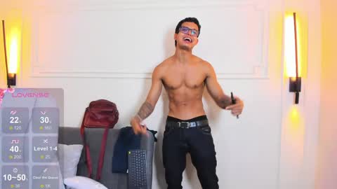 Ryan And Casper online show from May 22, 1:39 pm