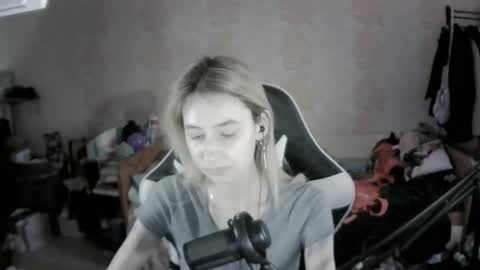 paradise_shade online show from November 26, 9:32 am