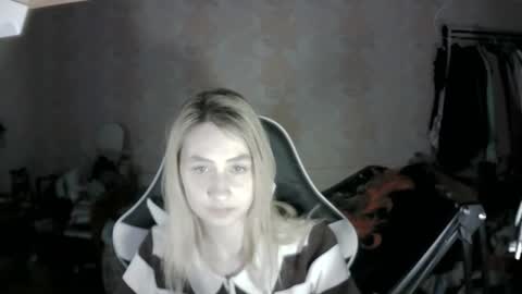 paradise_shade online show from November 28, 3:58 pm