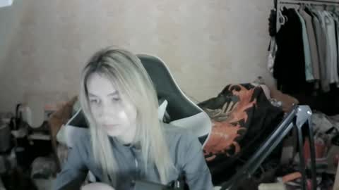 paradise_shade online show from December 3, 2:59 pm