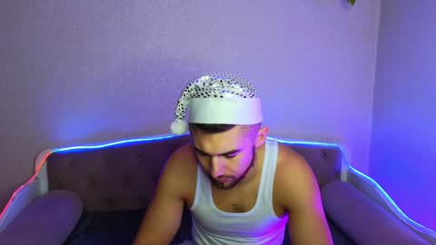 Allie  Alex Thumbs up if you like us online show from December 30, 1:58 am